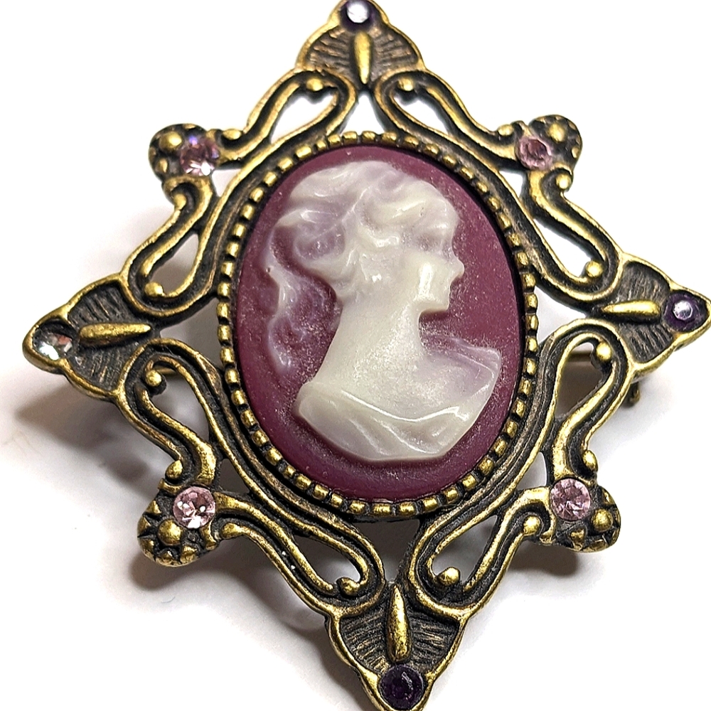 Vintage Inspired Antique Gold Victorian‎ Cameo Brooch